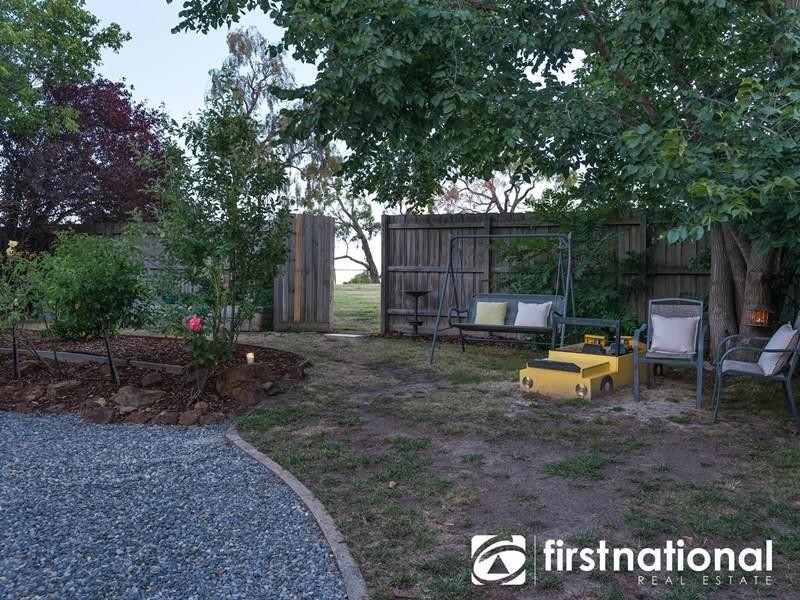 27 Telford Drive, Berwick VIC 3806