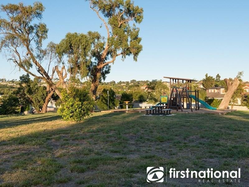 27 Telford Drive, Berwick VIC 3806