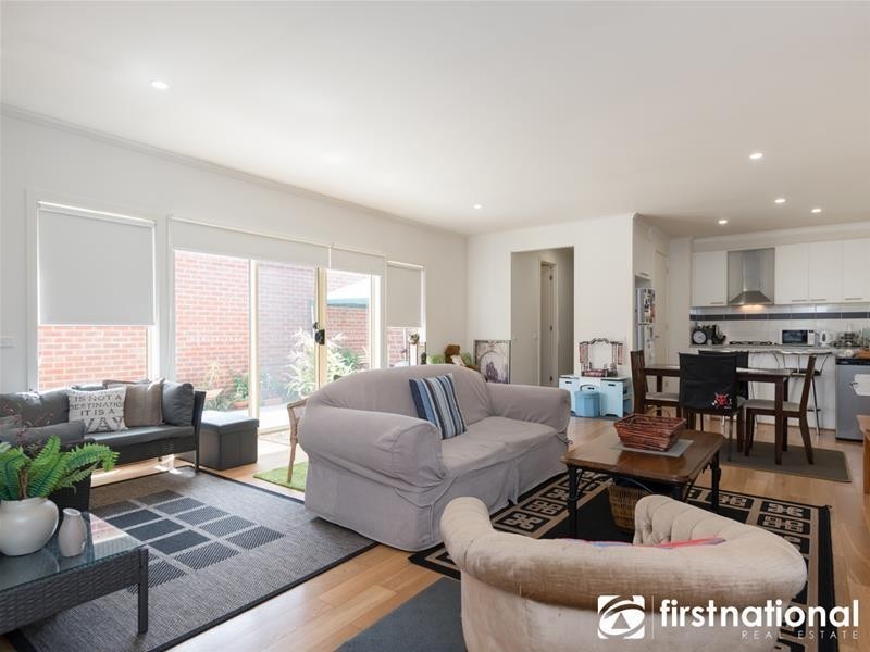 30 Edgeware Close, Pakenham VIC 3810