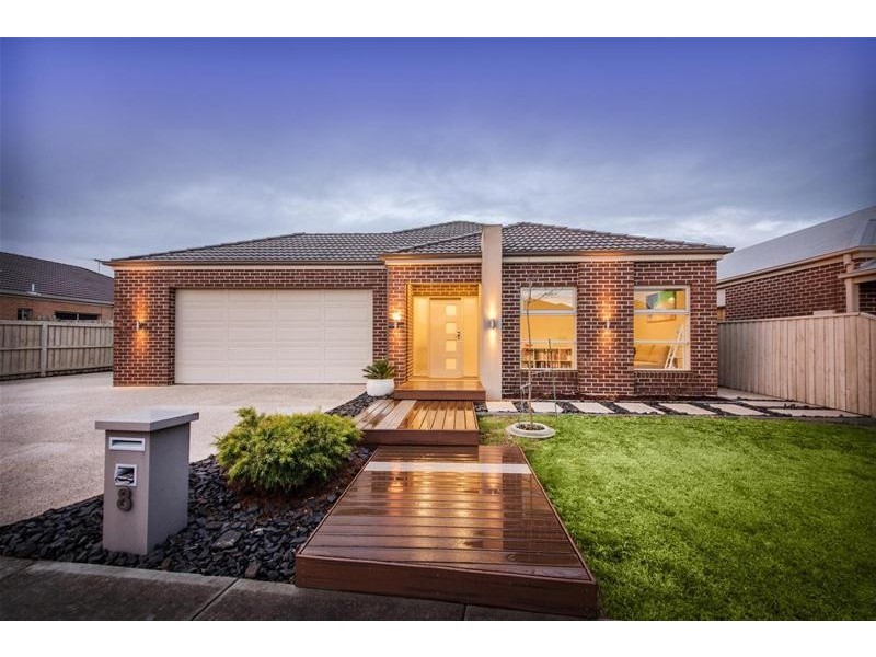 8 Winneke Way, Pakenham VIC 3810