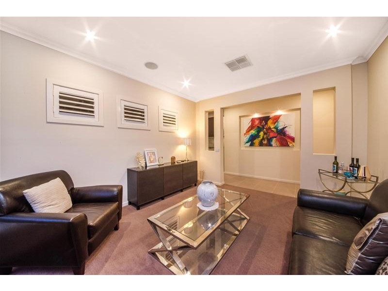 8 Winneke Way, Pakenham VIC 3810