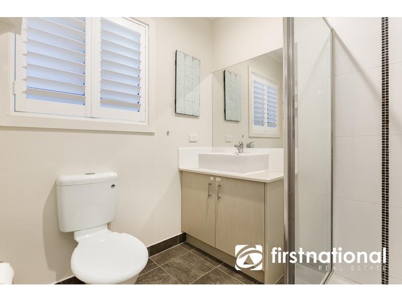 4 Delft Place, Pakenham VIC 3810