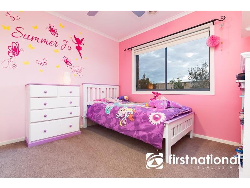 4 Delft Place, Pakenham VIC 3810