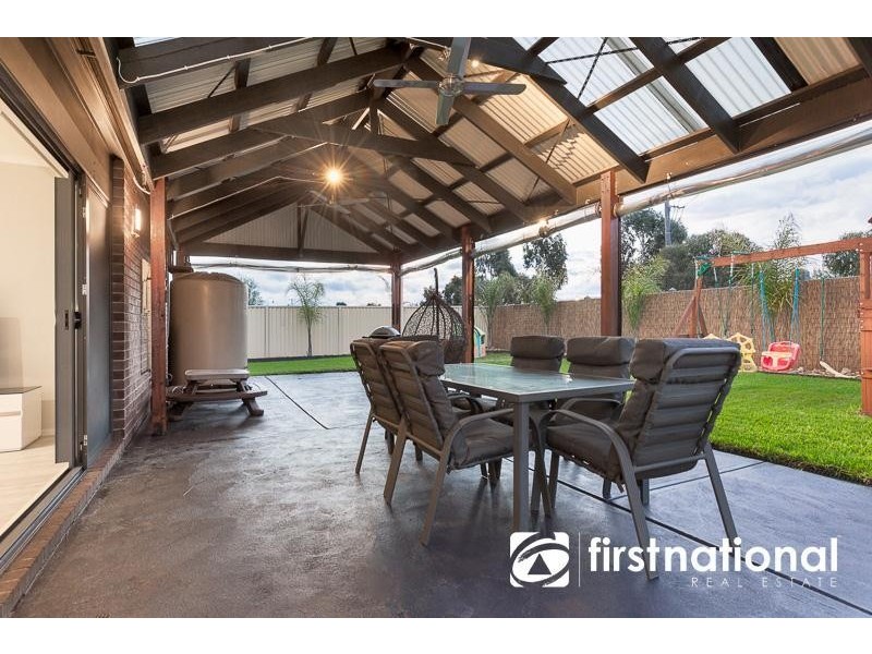 4 Delft Place, Pakenham VIC 3810