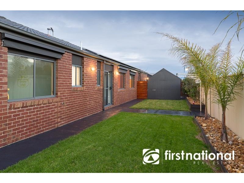 4 Delft Place, Pakenham VIC 3810