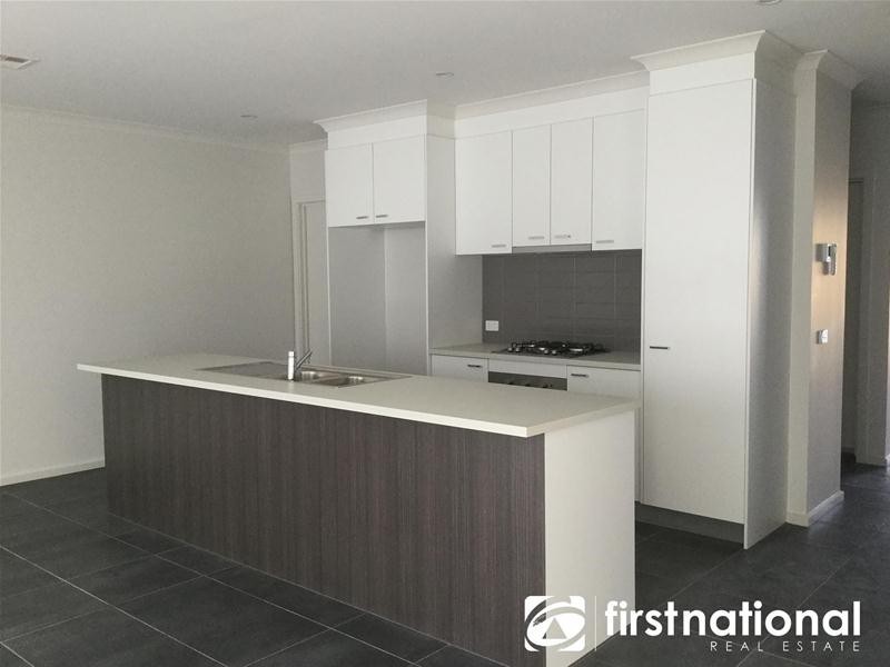 22/23 Atlantic Drive, Pakenham VIC 3810