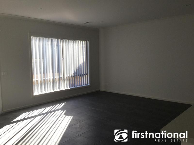 22/23 Atlantic Drive, Pakenham VIC 3810