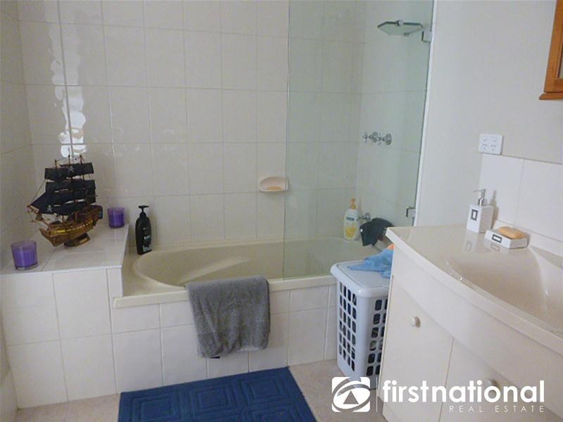 1/9 Rhoden Grove, Eumemmerring VIC 3177