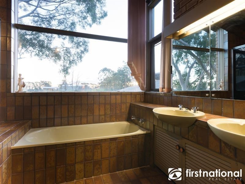 169 King  Road, Harkaway VIC 3806