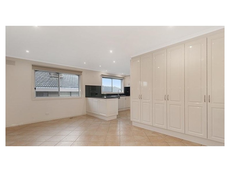 25 McNabb Street, Berwick VIC 3806