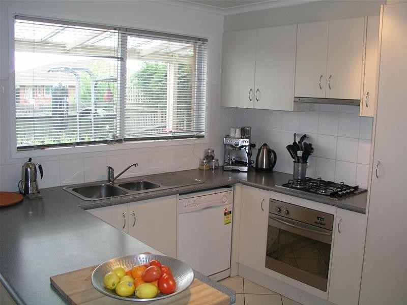 5 Warren Close, Narre Warren VIC 3805