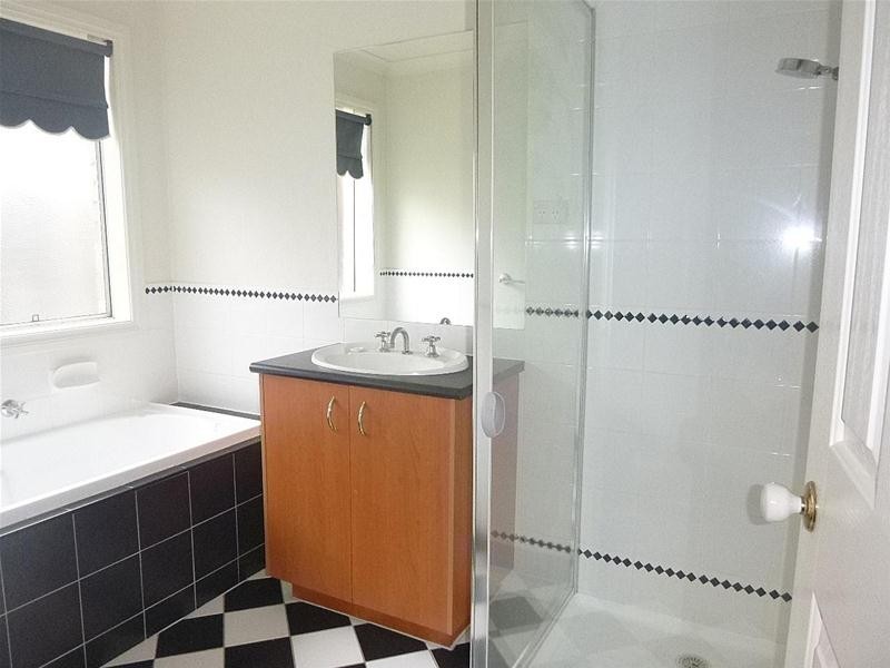 9 Wallingford Crescent, Narre Warren VIC 3805