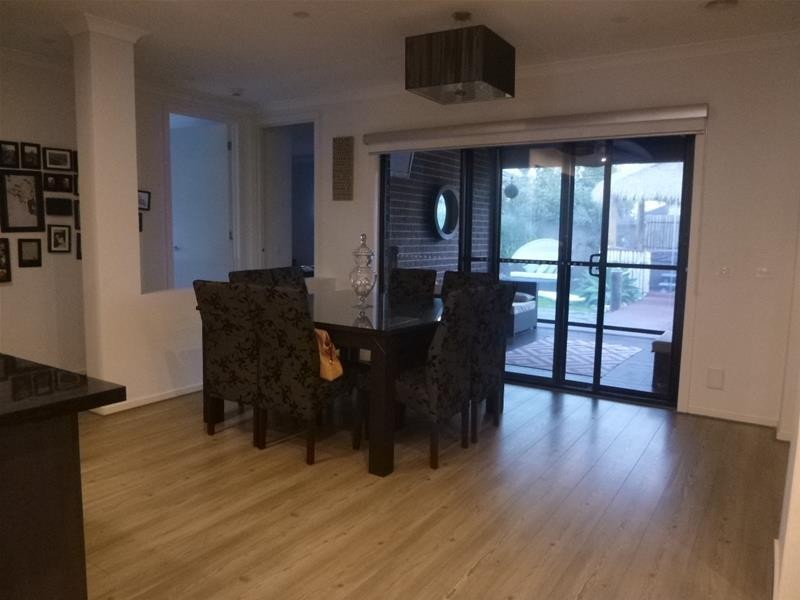 11 Charlbury Crescent, Cranbourne North VIC 3977