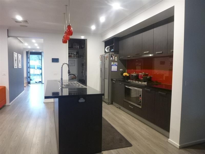 11 Charlbury Crescent, Cranbourne North VIC 3977