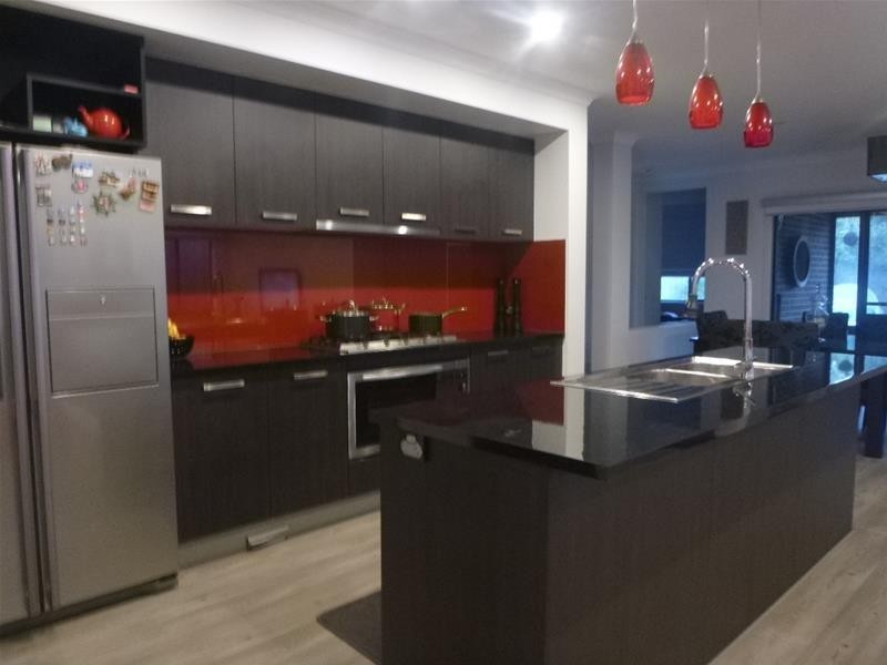 11 Charlbury Crescent, Cranbourne North VIC 3977