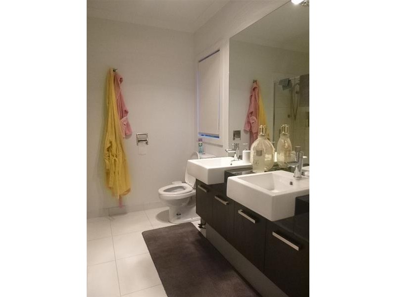 11 Charlbury Crescent, Cranbourne North VIC 3977