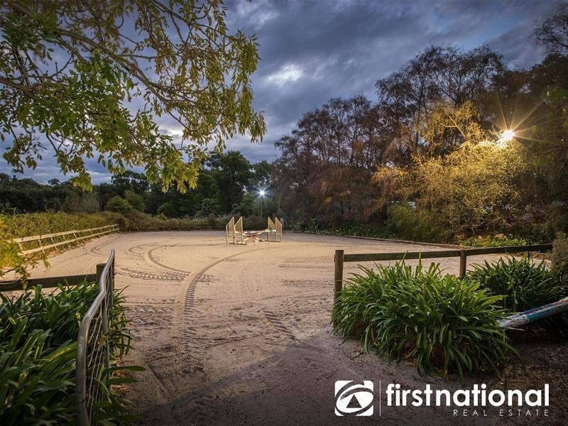 8 Noack Road, Harkaway VIC 3806