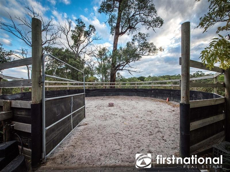 8 Noack Road, Harkaway VIC 3806