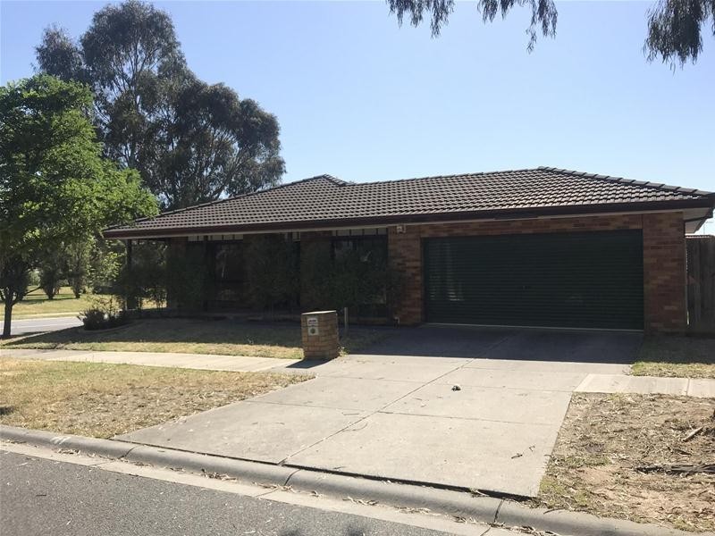 17 Stradbroke Close, Berwick VIC 3806
