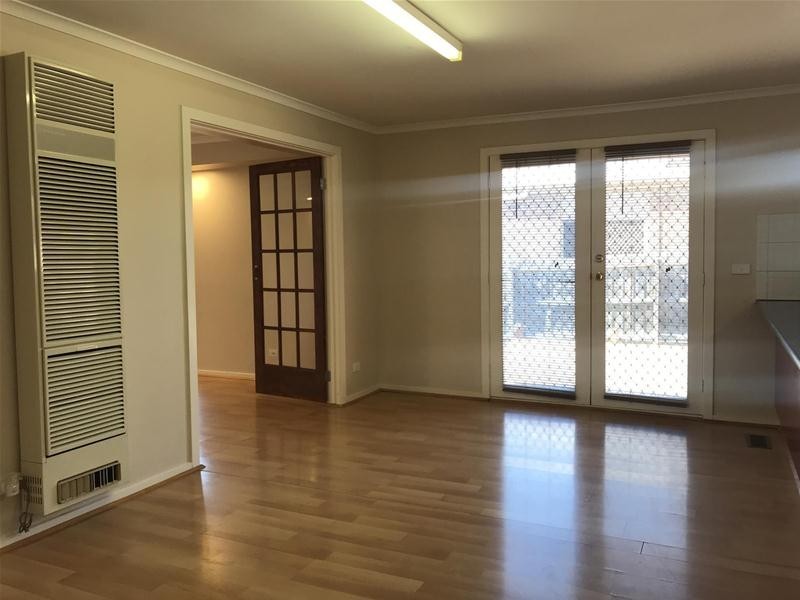 17 Stradbroke Close, Berwick VIC 3806