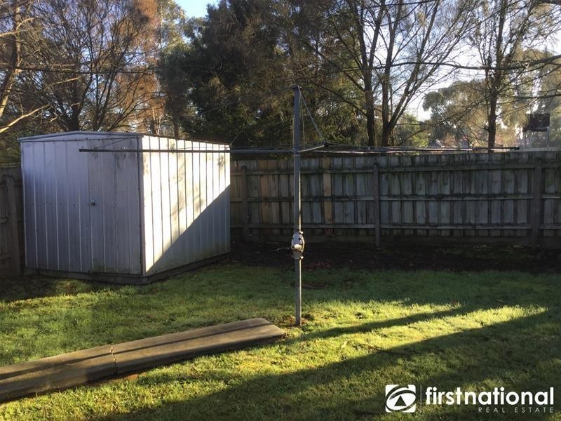 8 Cooney Close, Berwick VIC 3806