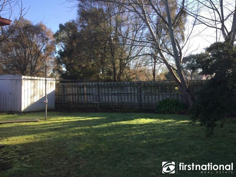 8 Cooney Close, Berwick VIC 3806