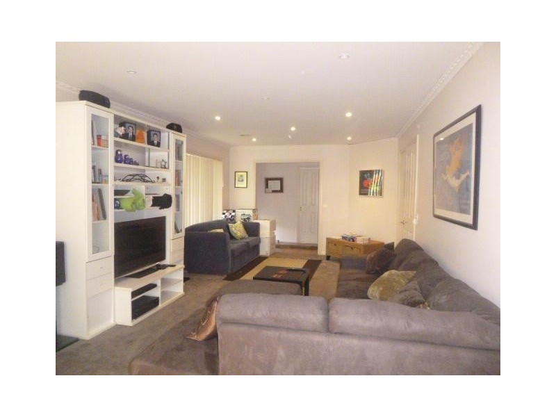 48 Chirnside Road, Berwick VIC 3806