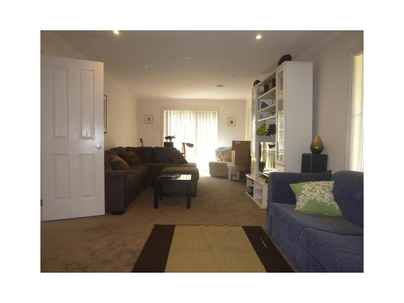 48 Chirnside Road, Berwick VIC 3806