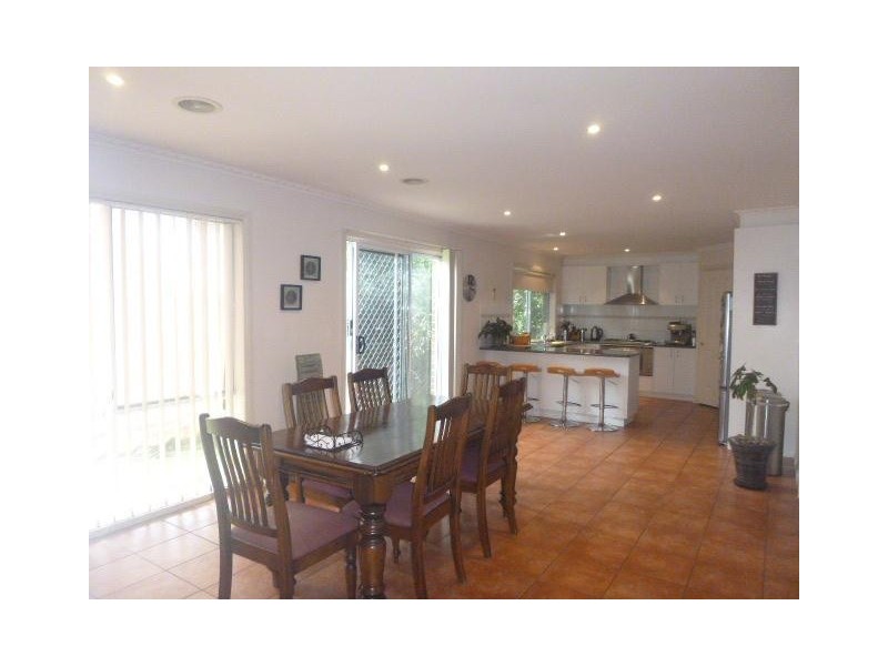 48 Chirnside Road, Berwick VIC 3806