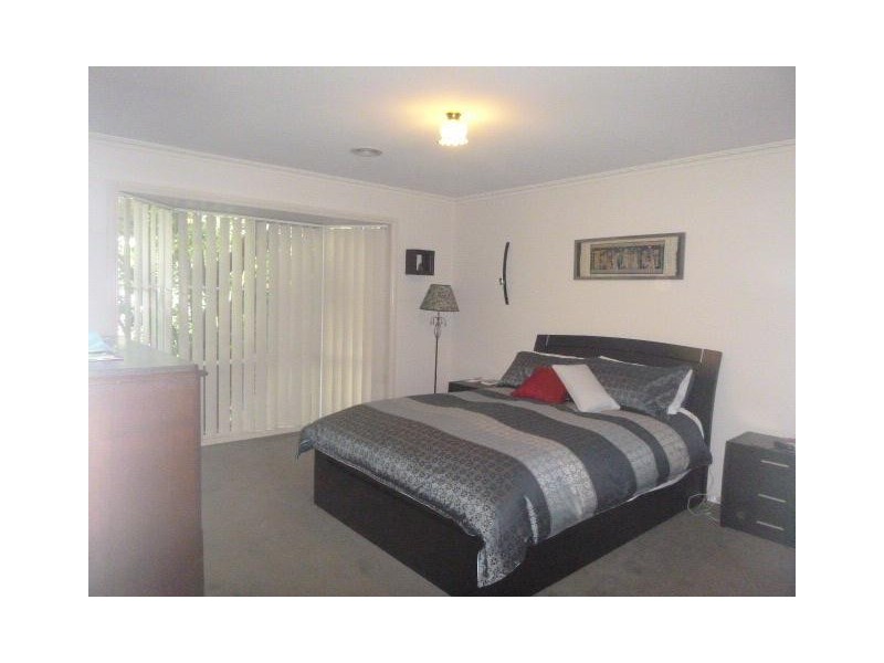 48 Chirnside Road, Berwick VIC 3806