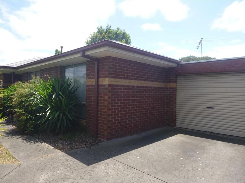 1/30-32 Garryowen Crescent, Narre Warren VIC 3805