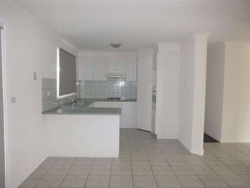 1/30-32 Garryowen Crescent, Narre Warren VIC 3805