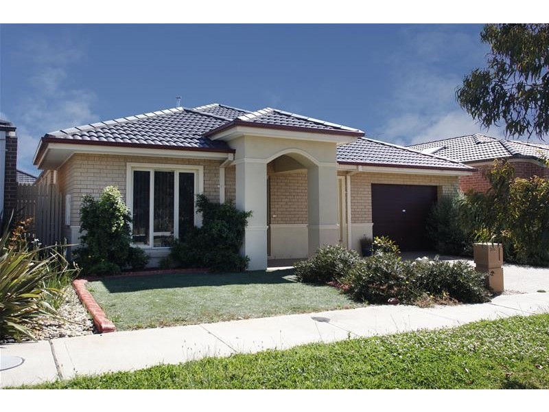 20 Lagoon Row, Officer VIC 3809