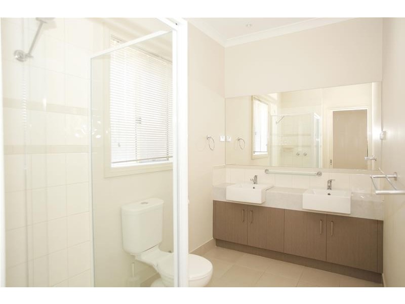 20 Lagoon Row, Officer VIC 3809