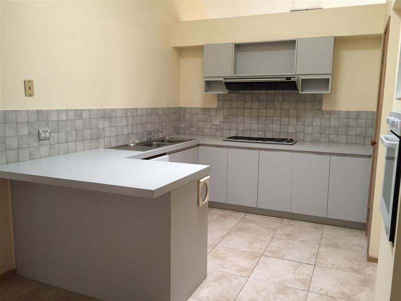 5 Escott Grove, Berwick VIC 3806