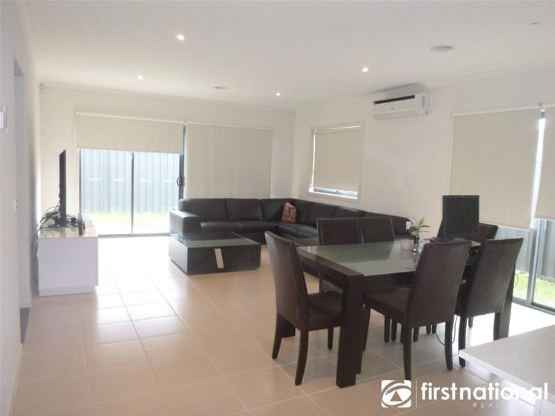 15 Macadamia Street, Pakenham VIC 3810