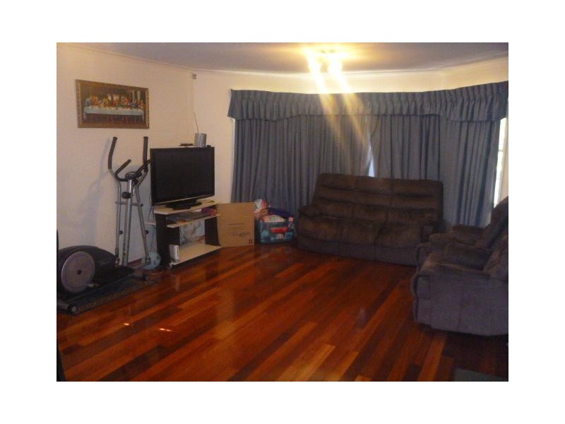 16 Cottswold Avenue, Narre Warren VIC 3805