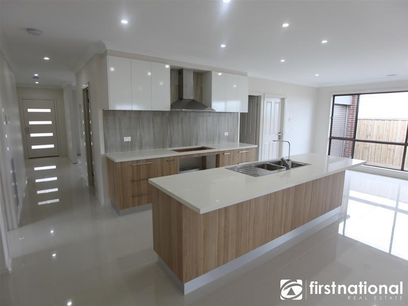 9 Burgess Avenue, Officer VIC 3809