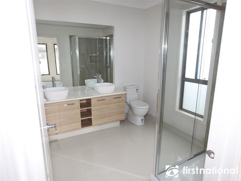 9 Burgess Avenue, Officer VIC 3809