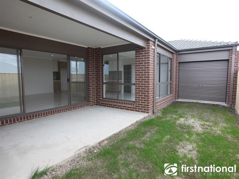 9 Burgess Avenue, Officer VIC 3809