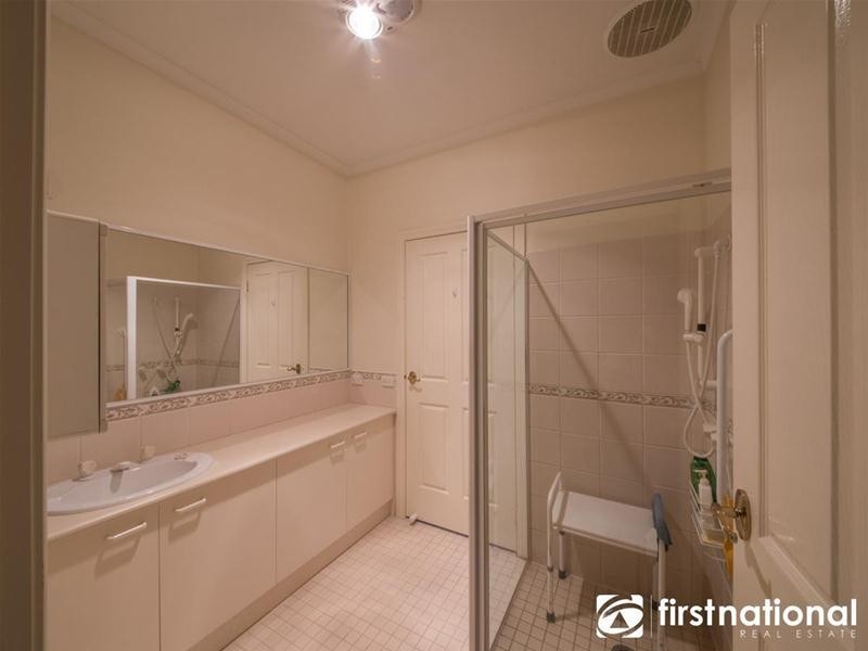 25/21-25 Parkhill Drive, Berwick VIC 3806