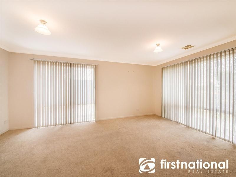 74 Warana Drive, Hampton Park VIC 3976