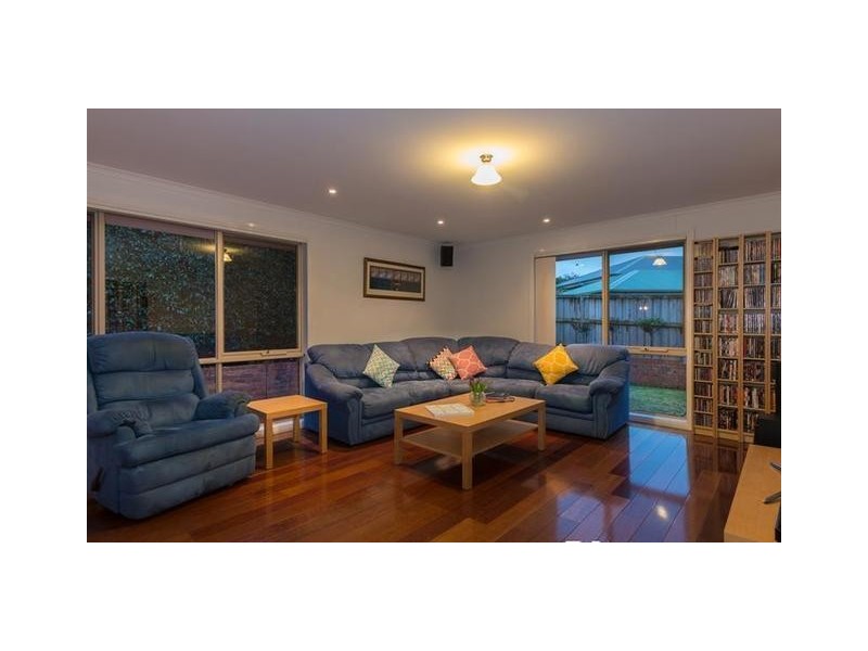 37 Lorikeet Drive, Berwick VIC 3806