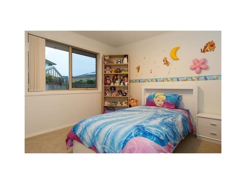 37 Lorikeet Drive, Berwick VIC 3806