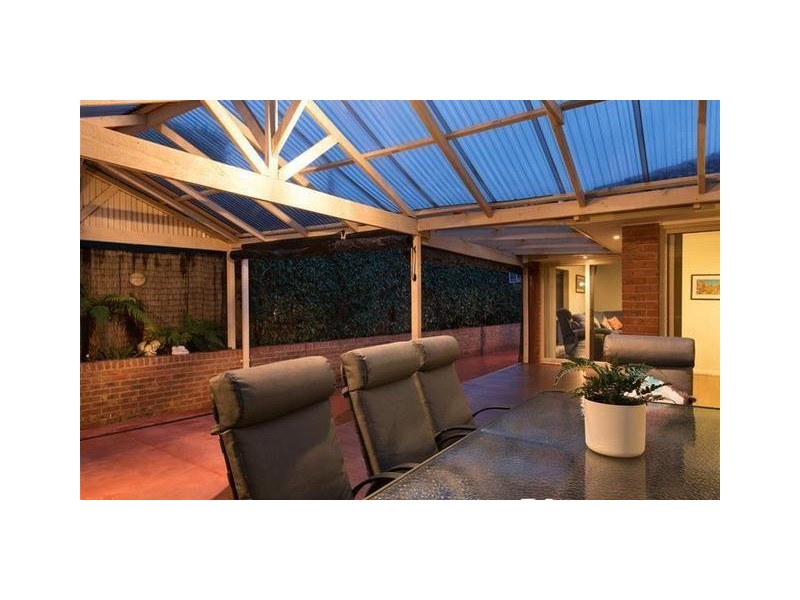 37 Lorikeet Drive, Berwick VIC 3806