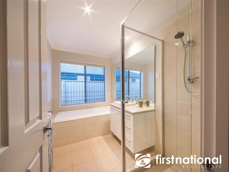 14 Azure Court, Pakenham VIC 3810