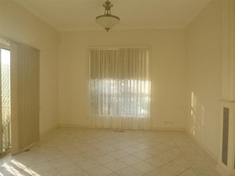 1/3 Miller Street, Berwick VIC 3806