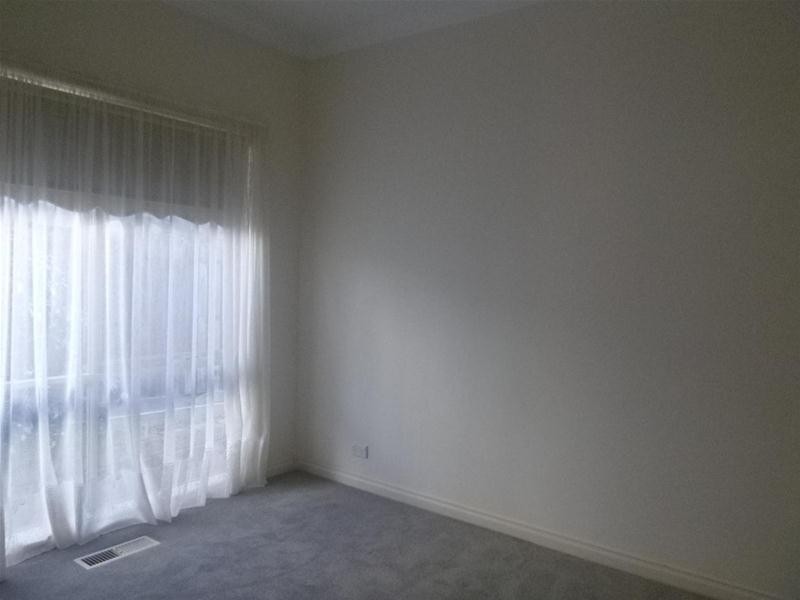 1/3 Miller Street, Berwick VIC 3806