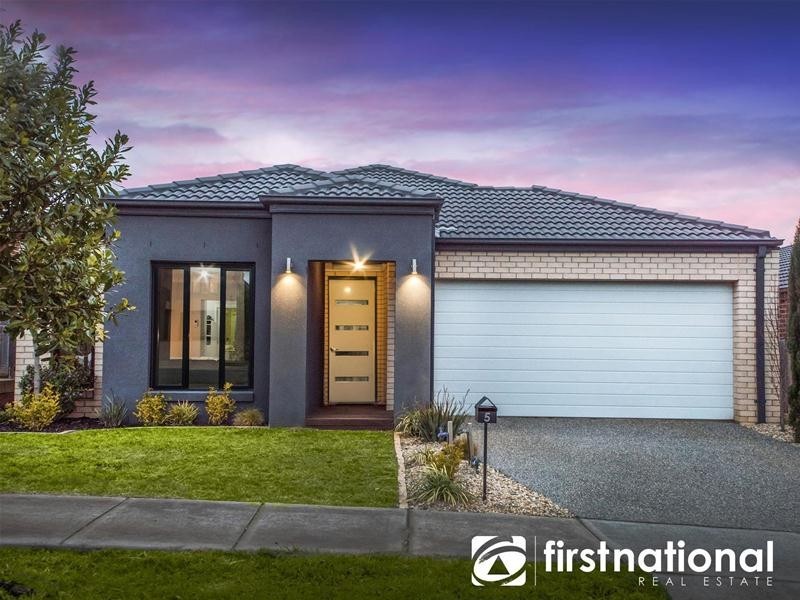 5 Ellaroo Circuit, Clyde North VIC 3978