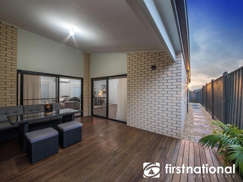 5 Ellaroo Circuit, Clyde North VIC 3978